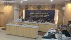 Konfrensi Pers Polres Ketapang, Polres Ketapang tak menahan tiga pelaku anak dalam kasus perundungan di Ketapang. Polisi terapkan upaya diversi sesuai UU Sistem Peradilan Pidana Anak. (Dok. Ist)