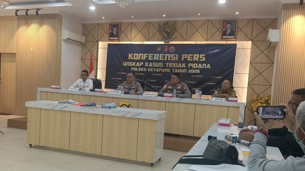 Konfrensi Pers Polres Ketapang, Polres Ketapang tak menahan tiga pelaku anak dalam kasus perundungan di Ketapang. Polisi terapkan upaya diversi sesuai UU Sistem Peradilan Pidana Anak. (Dok. Ist)