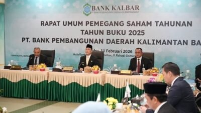 Gubernur Kalimantan Barat, Ria Norsan, memimpin jalannya Rapat Umum Pemegang Saham (RUPS) Tahunan Tahun Buku 2025 dan RUPS Luar Biasa Bank Kalbar di Pontianak, Rabu (11/2/2026). (Dok. HO/Faktakalbar.id)