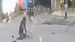 Tangkapan layar kamera pengawas (CCTV) yang memperlihatkan situasi di sekitar lokasi kejadian sesaat sebelum insiden seorang remaja tewas terkena tembakan oknum polisi di Jalan Toddopuli Raya, Makassar, Minggu (1/3).