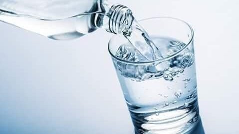 Ilustrasi - subuh, air putih, kesehatan pencernaan, metabolisme tubuh, kebiasaan sehat. (Dok. Ist)