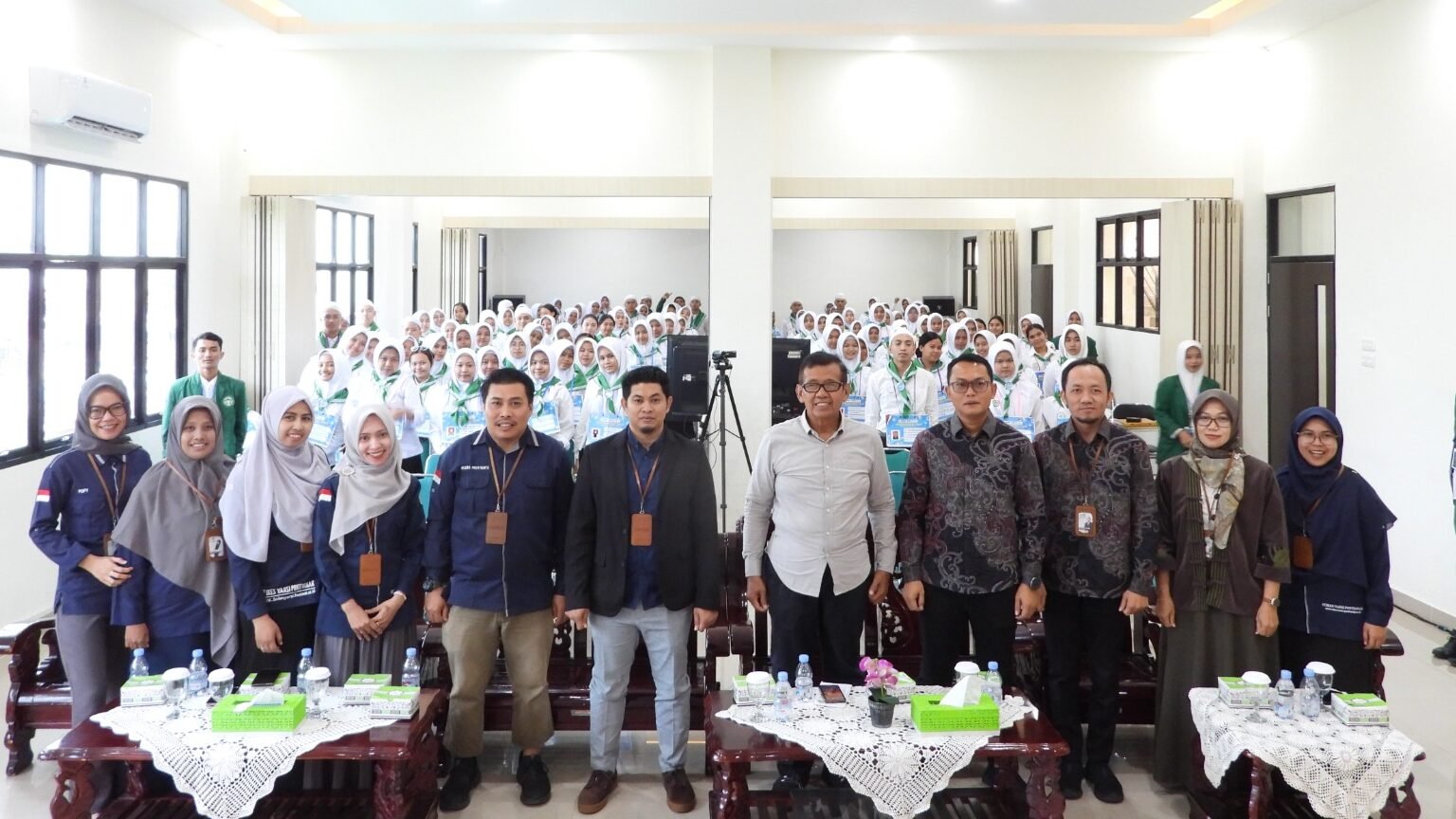 "STIKes Yarsi Pontianak resmi meraih predikat akreditasi Baik Sekali dari BAN-PT pada Februari 2026 dengan skor 325. Simak detail pencapaian mutunya di sini."