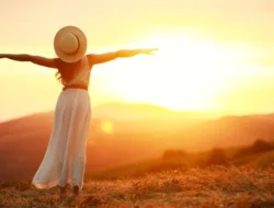 Mengapa Kita Marah Saat Dikasihani? 4 Alasan Ego Terluka Saat Menerima Bantuan