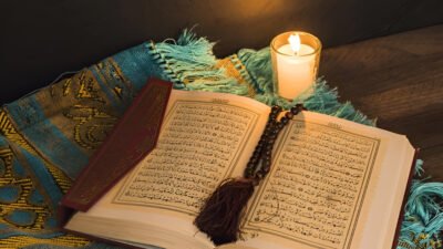 Ilustrasi - Refleksi Nuzululquran dari Masjid Al Muhtadin UNTAN tentang pentingnya pencerahan ilmu dan adab untuk membangun peradaban manusia yang bermartabat. (Dok. Ist)