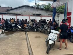 Tiga Hari Kosong, Polisi Kawal Antrean Pasca Kelangkaan BBM di Meliau