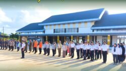 Personel gabungan saat apel pembukaan Posko Terpadu Angkutan Udara Lebaran 2026 di Bandara Rahadi Oesman Ketapang. (Dok. HO/Faktakalbar.id)