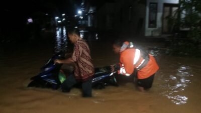 Banjir yang merendam wilayah Kecamatan Tapian Nauli dan Kecamatan Sarudik, Kabupaten Tapanuli Tengah, Provinsi Sumatera Utara, Provinsi Sumatera Utara (28/3). (Dok. HO/Faktakalbar.id)