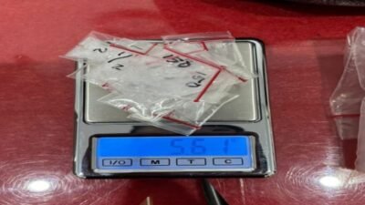 barang bukti berupa 11 klip plastik berisi narkotika jenis sabu saat proses penyidikan seorang ibu rumah tangga di Mapolres Ketapang.