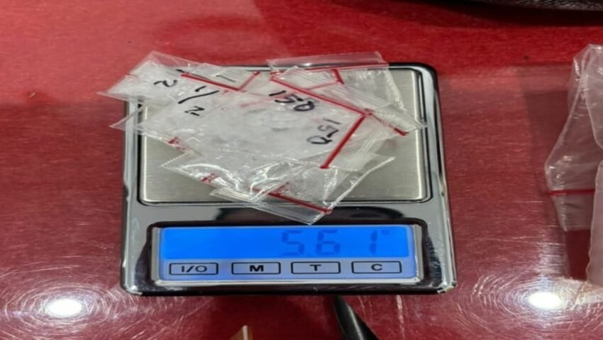 barang bukti berupa 11 klip plastik berisi narkotika jenis sabu saat proses penyidikan seorang ibu rumah tangga di Mapolres Ketapang.