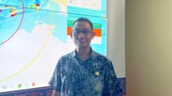 "Koordinator Harian Pusdalops BPBD Kalbar, Daniel, mencatat 229 titik panas. Kini 7 kabupaten resmi tetapkan status siaga darurat Karhutla."