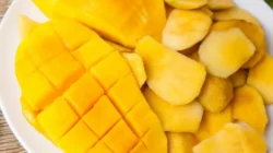 'Ingin punya kulit cerah dan bercahaya? Simak 4 jenis buah yang sebaiknya dikurangi konsumsinya agar kulit terhindar dari jerawat dan kusam akibat lonjakan gula."