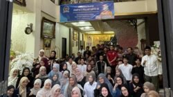 Erlinawati menggelar acara silaturahmi dan buka puasa bersama Ikatan Mahasiswa Muhammadiyah Kalimantan Barat. (Dok: HO/Faktakalbar.id)