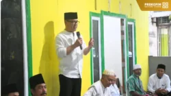 Bupati Kayong Utara Romi Wijaya hadiri buka puasa bersama Majelis Taklim di Desa Sukamaju, Teluk Batang. (Dok. HO/Faktakalbar.id)
