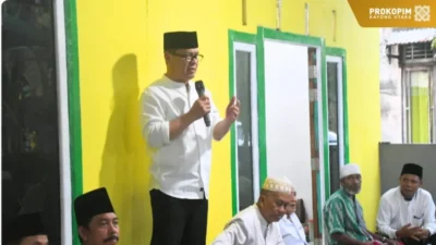 Bupati Kayong Utara Romi Wijaya hadiri buka puasa bersama Majelis Taklim di Desa Sukamaju, Teluk Batang. (Dok. HO/Faktakalbar.id)