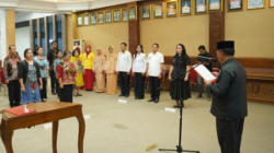 Bupati Sanggau Yohanes Ontot saat memberikan sambutan dan arahan dalam acara pelantikan Kelompok Kerja Bunda PAUD Kabupaten Sanggau periode 2026–2031, Rabu (25/3/2026).