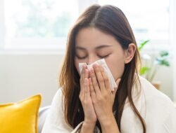 Suara Hilang Akibat Batuk? Ini 4 Cara Ampuh Mengembalikannya dengan Cepat