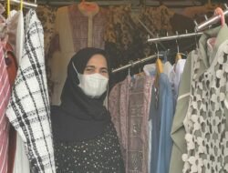 Cerita Pedagang Baju Musiman Kota Baru, Sewa Lapak Rp1,5 Juta untuk Sebulan Puasa