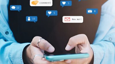 Ilustrasi - Suka balas chat kilat? Ternyata ada 7 ciri karakter aslimu yang tersembunyi di baliknya menurut psikologi. (Dok. Ist)