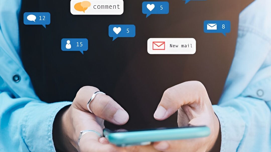 Ilustrasi - Suka balas chat kilat? Ternyata ada 7 ciri karakter aslimu yang tersembunyi di baliknya menurut psikologi. (Dok. Ist)