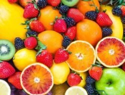 Cuma Makan Buah Saat Sahur, Apakah Aman Memenuhi Kebutuhan Tubuh?