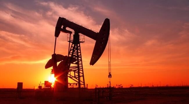 "Berdasarkan data terbaru, Selat Malaka menempati posisi pertama sebagai jalur perdagangan minyak tersibuk di dunia dengan volume 23,2 juta barel per hari. "