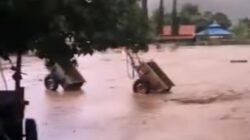 Kondisi permukiman warga yang terdampak genangan air menyusul hujan dengan intensitas tinggi yang melanda wilayah Kabupaten Bima, Nusa Tenggara Barat.