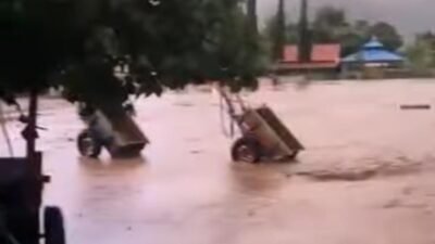 Kondisi permukiman warga yang terdampak genangan air menyusul hujan dengan intensitas tinggi yang melanda wilayah Kabupaten Bima, Nusa Tenggara Barat.