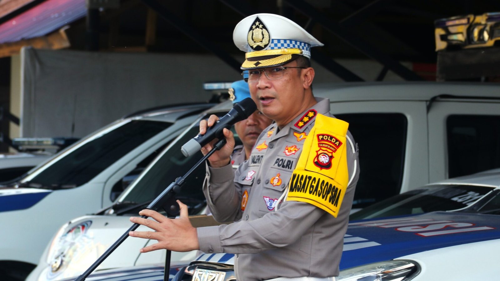Dirlantas Polda Kalbar Kombes Pol Valentinus Asmoro menginstruksikan jajarannya untuk tetap siaga mengawal kelancaran arus balik pada hari penutup Operasi Ketupat Kapuas 2026, Rabu (25/3/2026).