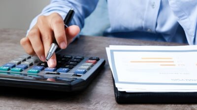 Ilustrasi - Simak jadwal lengkap pembagian dividen bank besar seperti BBCA, BBNI, BBRI, dan BMRI tahun 2026. Cek tanggal cum dividen dan jadwal cairnya di sini! (Dok. Ist)