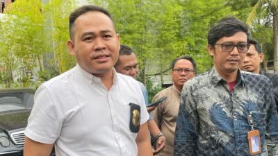 "Ketua Bawaslu Pontianak dan kuasa hukumnya membantah sangkaan korupsi oleh Kejari. Kasus sisa dana hibah Rp1,1 miliar diklaim murni sebagai persoalan tata kelola administrasi."