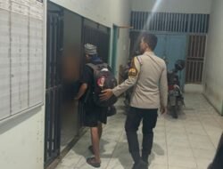 Meresahkan Warga, Polisi Lakukan Evakuasi Pria Diduga ODGJ di Sekadau Tengah Malam