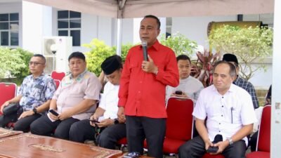 "Meninjau langsung kondisi Pelabuhan Perikanan Sukabangun di Ketapang, Wakil Gubernur Kalbar Krisantus Kurniawan menyoroti minimnya sarana prasarana dan berjanji akan menganggarkan perbaikan fasilitas demi mendukung aktivitas nelayan."