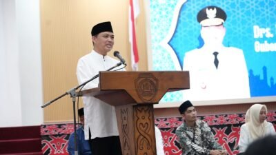Gubernur Kalimantan Barat Ria Norsan membahas stabilitas harga pangan dan kelanjutan pembangunan infrastruktur di Kabupaten Landak.