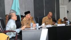 Gubernur Kalimantan Barat Ria Norsan saat menjadi pembicara utama dalam webinar nasional terkait tata kelola kehutanan dan pelestarian lingkungan hidup.