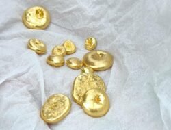 Harga Emas Ilegal Anjlok