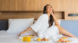 "Ingin memberikan apresiasi diri setelah bekerja keras? Simak 5 ide self reward yang menyenangkan untuk menjaga kesehatan mental dan semangat Anda."