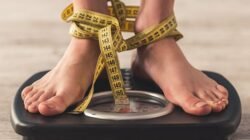 Ilustrasi - Perempuan menghadapi tantangan yang lebih rumit dalam menurunkan berat badan karena pengaruh transisi biologis, kondisi hormonal, dan tanggung jawab sosial. (Dok. Ist)