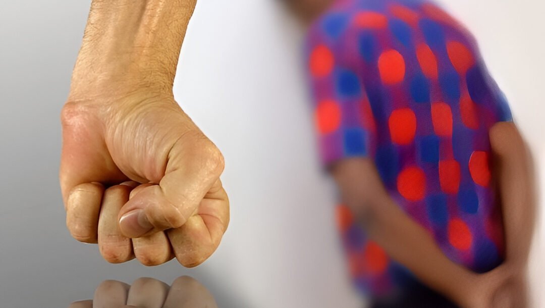 Ilustrasi - Belasan siswa kelas dua SMA Taruna Bumi Khatulistiwa mengalami pengeroyokan. Polisi mengusut dugaan kekerasan yang melibatkan senior di asrama. (Dok. Ist)