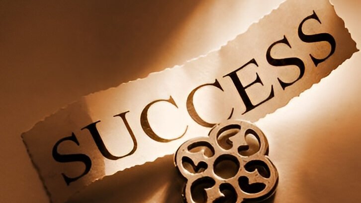 Ilustrasi - Menerapkan pola pikir berkembang dan disiplin tinggi membantu seseorang meraih keberhasilan dalam karier dan kehidupan pribadi di masa depan. (Dok. Ist)