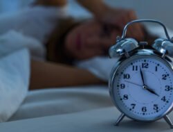 Mengenal Fenomena Balas Dendam Waktu Tidur yang Memicu Insomnia