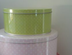 Ubah Kaleng Kue Bekas Lebaran Jadi Dekorasi Rumah Estetik