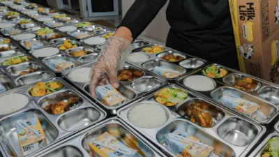 "Pemerintah lakukan efisiensi anggaran kementerian hingga 10 persen. Namun, anggaran bantuan sosial dan Makan Bergizi Gratis (MBG) dipastikan tidak dipotong."