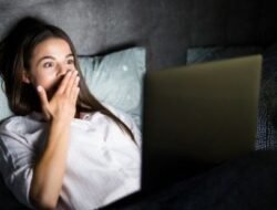 Menakutkan Tapi Nagih, Inilah Alasan Psikologis Kenapa Kita Kecanduan Nonton Horor