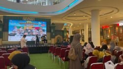 "Puluhan santri dhuafa dari Pondok Pesantren Darul Ulum As Syafi'iyah merasakan kebahagiaan Ramadhan dengan berekreasi dan berbuka puasa bersama di Kubu Raya."