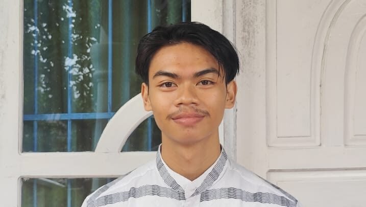 "Simak kisah M. Dhonan Sukirahmad, pekerja konservasi asal Kapuas Hulu yang merayakan Idulfitri 1447 H di Berau, Kaltim. Antara rasa syukur dan rindu orang tua."