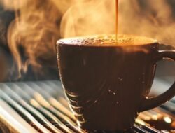 Kenapa Minum Kopi Malam Malah Bikin Ngantuk?