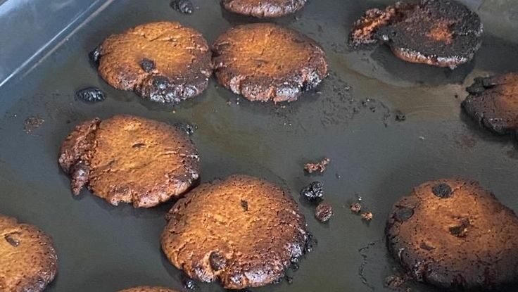 Ilustrasi - Temukan penyebab kue lebaran keras dan pelajari teknik rahasia mengatur suhu mentega serta durasi adukan agar kue nastar atau kastengel Anda lumer di mulut. (Dok. Ist)