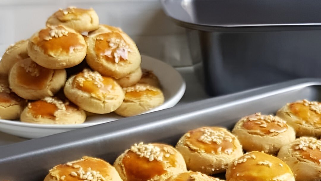 Anda bisa menciptakan kue lebaran dengan rasa mewah meski menggunakan bahan ekonomis melalui trik pencampuran aroma dan teknik pemanggangan yang tepat. (Dok. Ist)