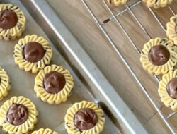 Tanpa Oven dan Mixer, Kue Lebaran Tetap Jadi