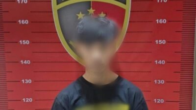 "Satreskrim Polres Sekadau ringkus tiga pelaku curanmor di Belitang dalam waktu kurang dari 24 jam. Motor hasil curian ditemukan di parkiran Alfamart. "